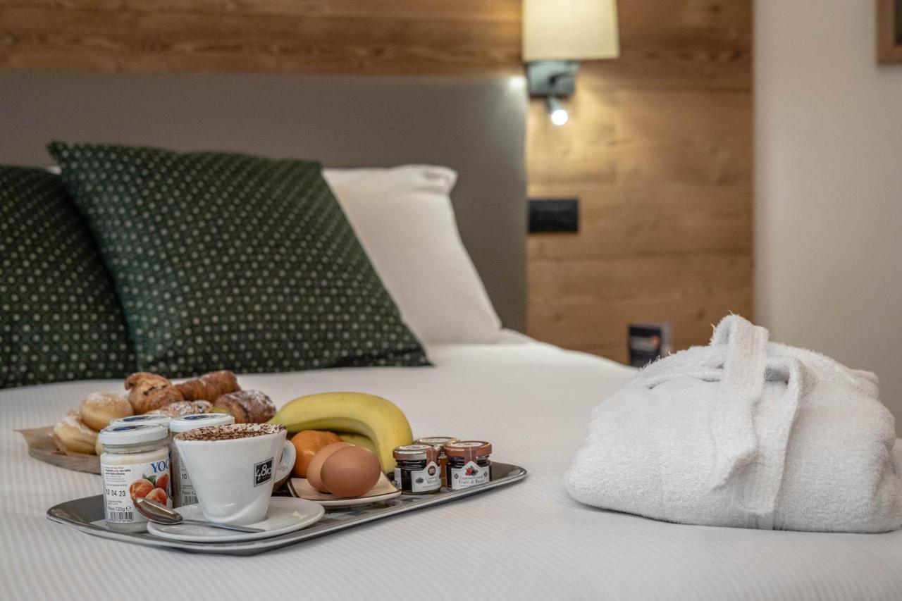 Les Plaisirs D'Antan Otel Jovencan Dış mekan fotoğraf