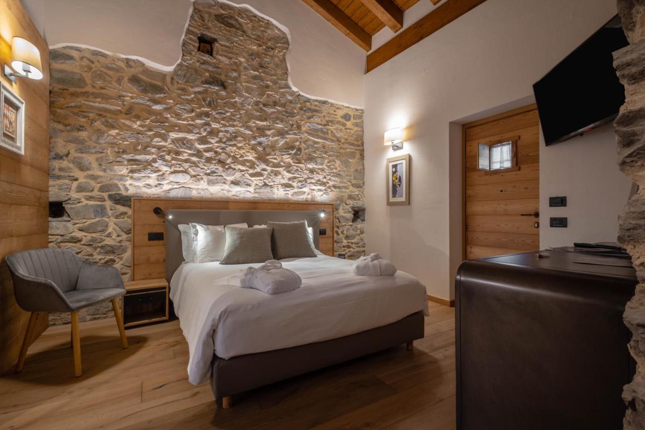 Les Plaisirs D'Antan Otel Jovencan Dış mekan fotoğraf