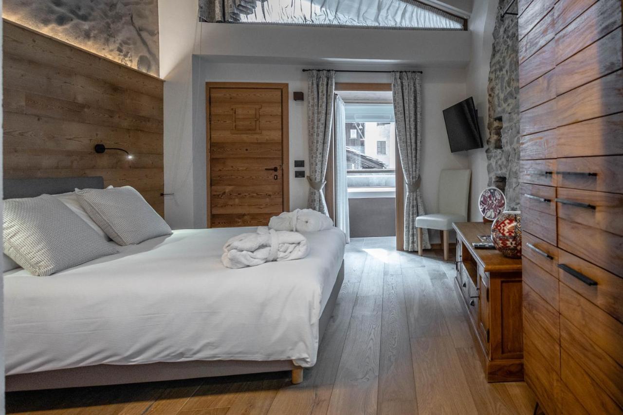 Les Plaisirs D'Antan Otel Jovencan Dış mekan fotoğraf