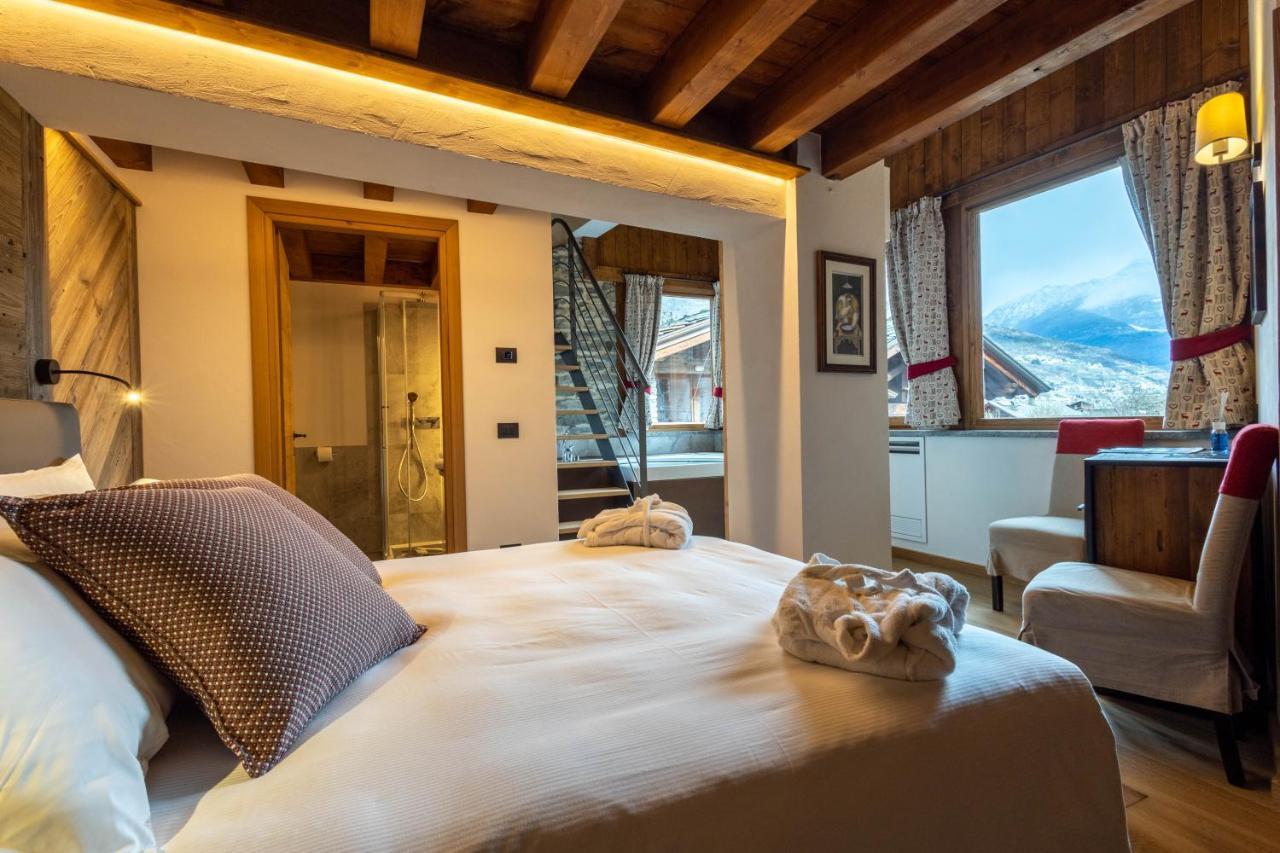 Les Plaisirs D'Antan Otel Jovencan Dış mekan fotoğraf