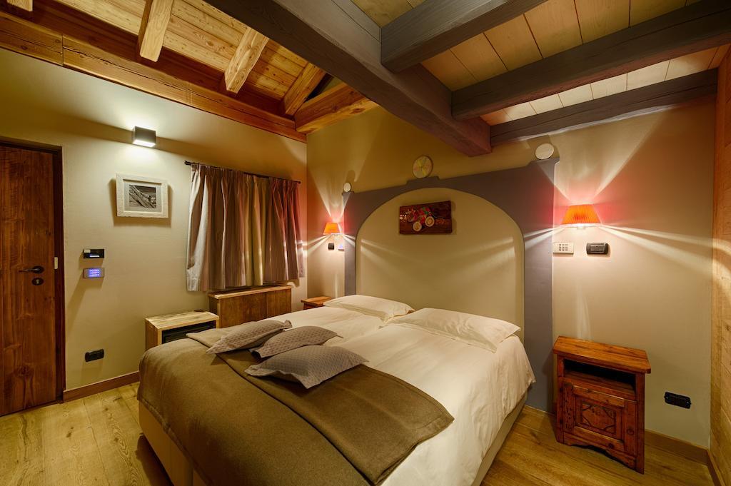 Les Plaisirs D'Antan Otel Jovencan Dış mekan fotoğraf