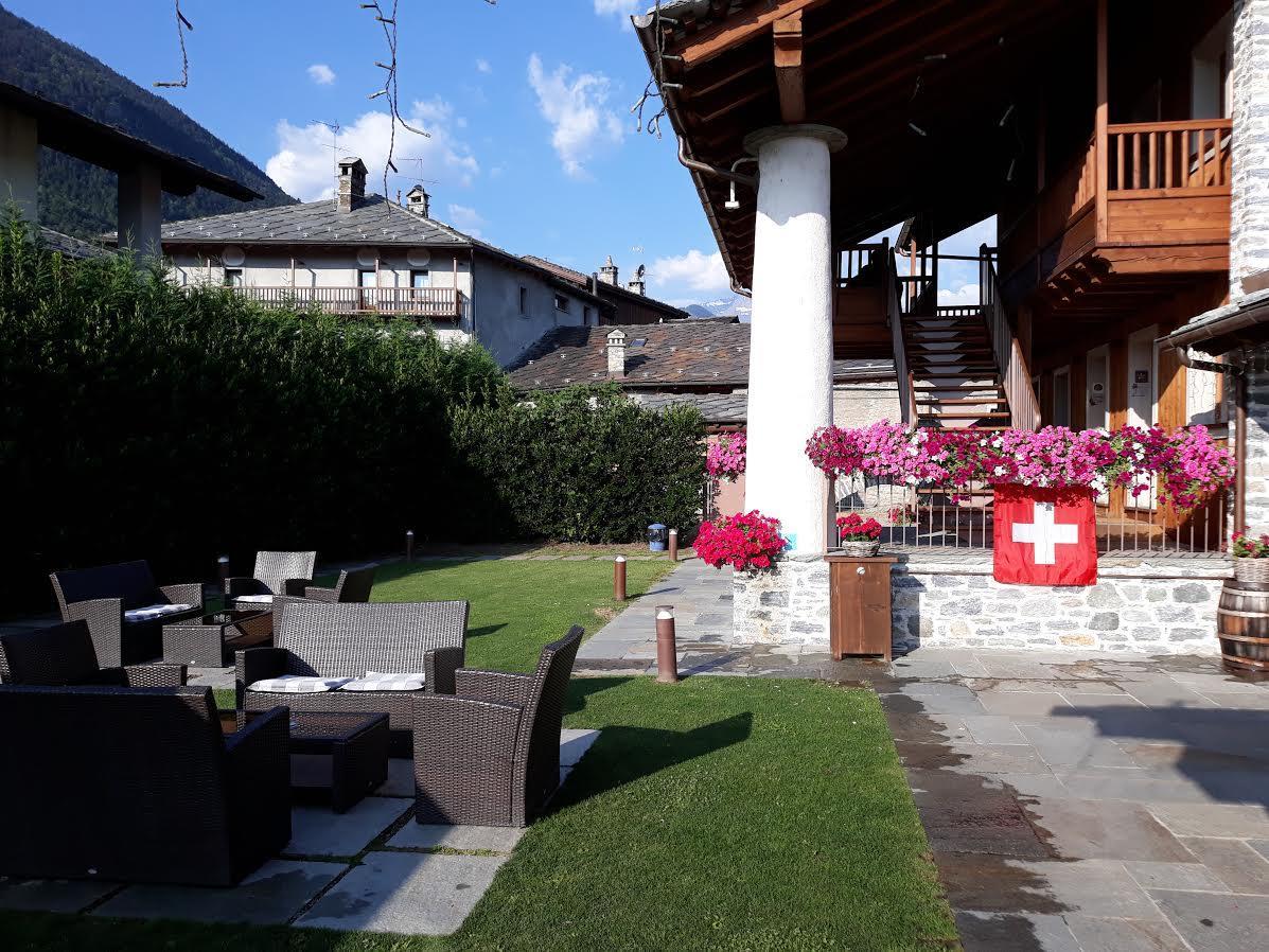 Les Plaisirs D'Antan Otel Jovencan Dış mekan fotoğraf