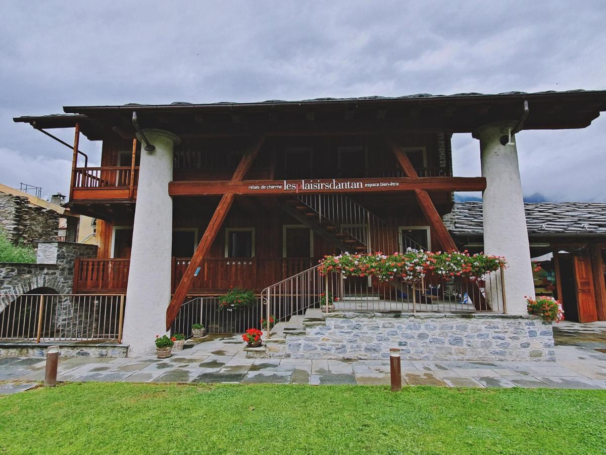 Les Plaisirs D'Antan Otel Jovencan Dış mekan fotoğraf